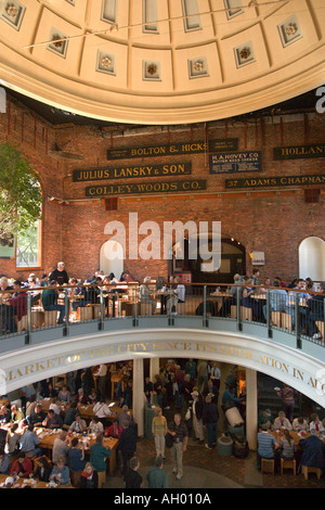 Intérieur de Quincy Market, Boston, Massachusetts, USA Banque D'Images