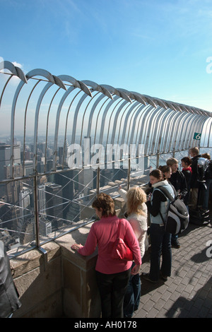 Voir l'île de Manhattan du haut de l'Empire State Building, Manhattan, New York City, NY, USA Banque D'Images