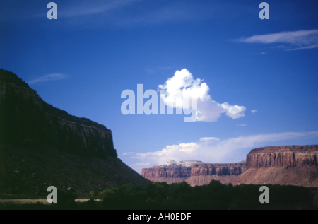 Nuages sur les mesas, 4 coins salon, sud de l'Utah Banque D'Images