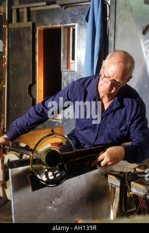 Bouilloire en verre Orrefors à la préparation et l'élaboration de verre en fusion en fines produits en cristal Banque D'Images