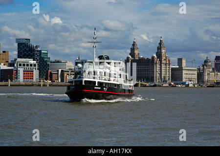 Ferry traversant la rivière Mersey, Liverpool, Angleterre Banque D'Images