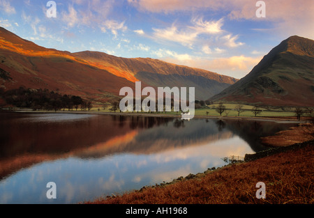 Buttermere et Char d'hiver chalet près de Keswick Lake District Cumbria England UK Banque D'Images