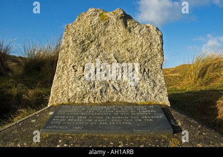 Une pierre commémorative dans les dunes de sable de rolvenden à Cornwall dédiée à st.piran le saint patron des mineurs d'étain Banque D'Images