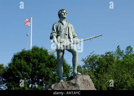 Statue commémorative du capitaine John Parker à Lexington Battle Green place du début de la Révolution américaine Banque D'Images