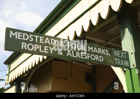 Inscrivez-vous sur la ligne de cresson, Alton Railway Station, Hampshire, England, UK Banque D'Images