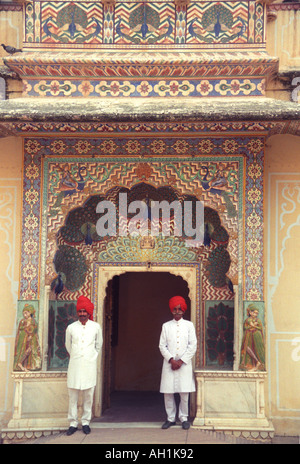 City Palace guards Jaipur Rajasthan Inde Asie du Sud Banque D'Images