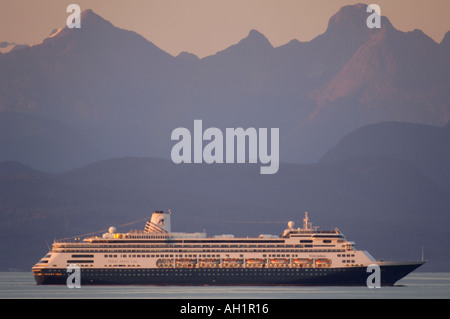 Bateau de croisière de l'Alaska, sur la côte de la Colombie-Britannique près de Powell River Comox Banque D'Images