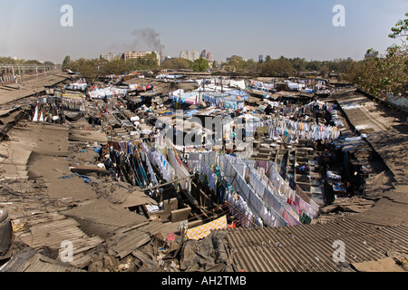 Dhobi Ghat blanchisserie par Mahalaxmi gare à Mumbai Inde Banque D'Images