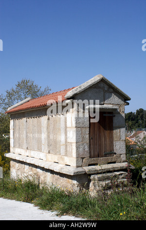 Horreo galicien traditionnel, un grain store, en Espagne Banque D'Images