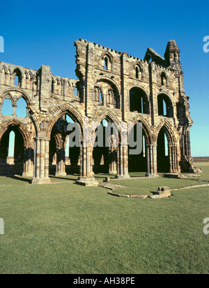 Une partie des ruines de l'abbaye de Whitby, Whitby, North Yorkshire, England, UK Banque D'Images