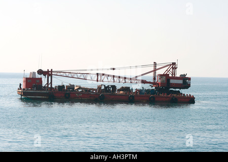 Fret grue flottante mer profil Banque D'Images