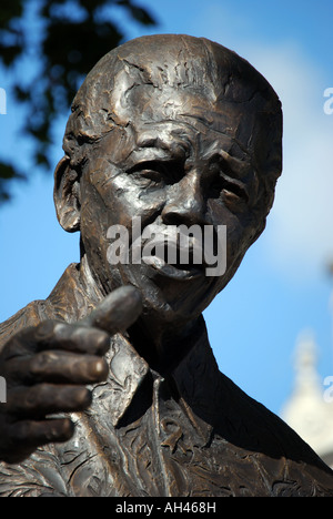 Statue de Nelson Mandela, Parliament Square, Cité de Westminster, Grand Londres, Angleterre, Royaume-Uni Banque D'Images