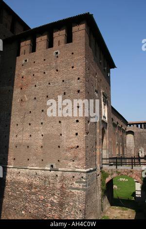 Pont et entrée dans le Castello Sforzesco Milan Italie Septembre 2007 Banque D'Images