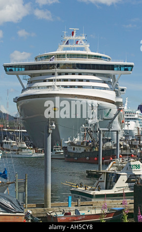 Les bateaux de croisière au port de Ketchikan Alaska USA Banque D'Images