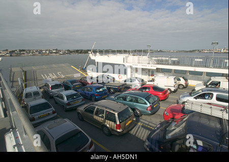 À bord du traversier Le Tronchet à la recherche de l'autre côté de la Rivière Tamar au Cornish côté de la rivière Devon en Grande-Bretagne Banque D'Images