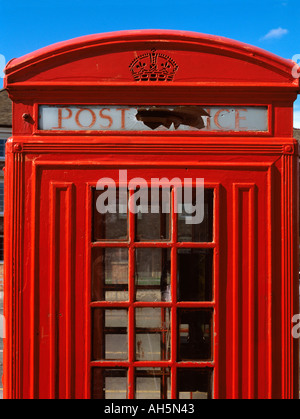 Warrington Cheshire rare K4 red phone box avec construit dans un bureau de poste Banque D'Images