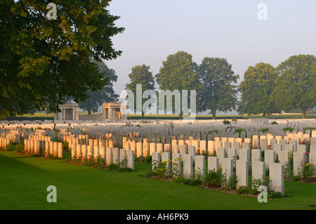 Bois de Delville WW1 Cimetière CWGC (surtout britannique) Longueval La Somme Picardie France - 5 523 sépultures, les deux tiers des inconnus Banque D'Images