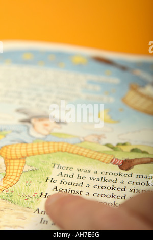 Enfants lecture comptine story Banque D'Images