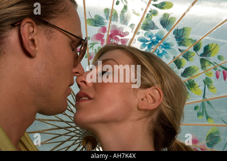 Close-up of a young couple relaxing Banque D'Images