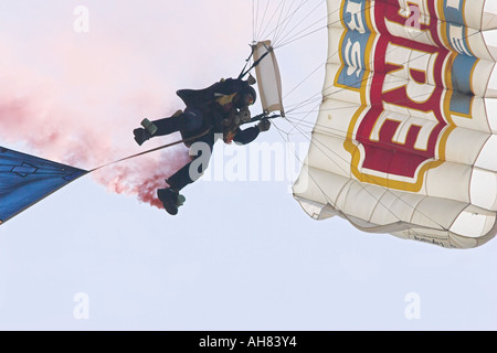 L'équipe de démonstration de parachutisme de l'armée air festival lowestoft Banque D'Images