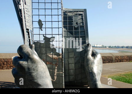 Artwork qui marque le début de l'SWCP chemin côtier du sud-ouest. Un itinéraire pédestre longue distance autour de la côte Banque D'Images