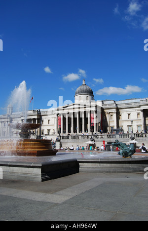 Les fontaines et de la National Gallery, Trafalgar Square, City of westminster, Greater London, Angleterre, Royaume-Uni Banque D'Images