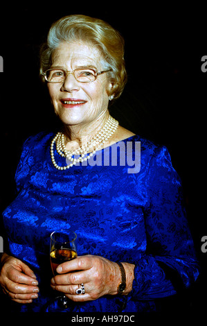 Lady Mary Soames Portrait fille de feu Sir Winston Churchill la tenue de soirée dîner spécial 02 déc. Banque D'Images