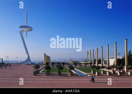 La tour de communication conçue par Santiago Calatrava dans la zone olympique de Montjuïc Barcelone Espagne Banque D'Images