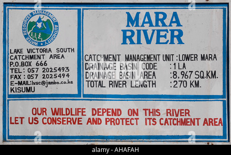 Avis du Conseil pour protéger le bassin versant de la rivière Mara Mara au pont dans le Masai Mara National Reserve Kenya Afrique de l'Est Banque D'Images