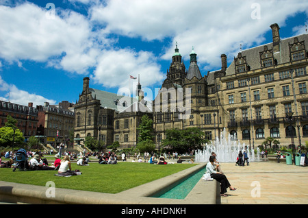 Les Jardins de la paix, à côté de l'hôtel de ville, à Sheffield. Banque D'Images