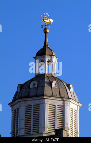 La Cathédrale de Portsmouth Navire Golden Dome Girouette Hampshire Le sud de l'Angleterre, Royaume-Uni Banque D'Images