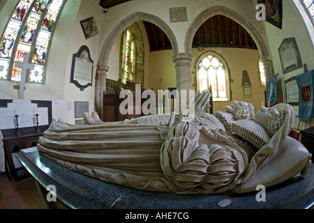 Tombe de Jean Kyrle et épouse Sibylla, église de Saint-barthélemy, beaucoup Marcle, Herefordshire. Banque D'Images