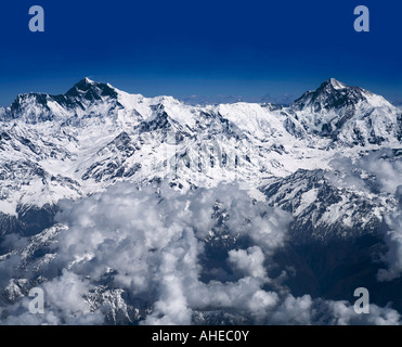 Panorama de l'antenne du toit du monde,Nuptse Everest à gauche puis Pyramide Lhotse Makalu, sur la droite. Banque D'Images