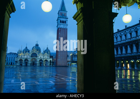Piazza San Marco La Place Saint Marc Venise Italie à l'aube Banque D'Images