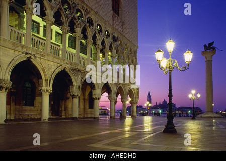 Piazza San Marco à l'aube San Giorgio Venise Italie Banque D'Images