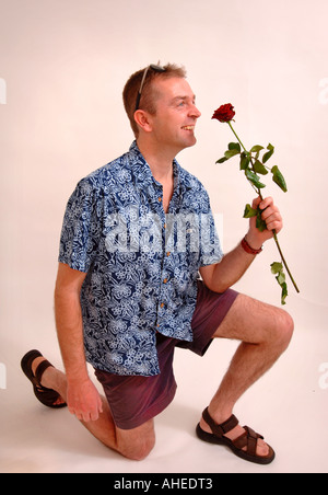 STUDIO PORTRAIT ILLUSTRANT LES HOMMES VA EN VACANCES À TROUVER L'AMOUR Banque D'Images