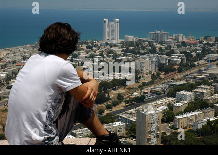 Haïfa ville vu depuis le mont Carmel, Israël Banque D'Images