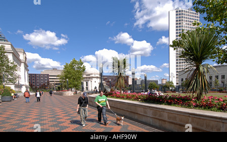 Cliché pris à partir du Symphony Hall et à l'ICC Centenary Square en direction de Birmingham City Centre Banque D'Images