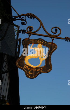 Le Mermaid Inn sign, Mermaid Street, Rye, East Sussex, Angleterre, Royaume-Uni Banque D'Images