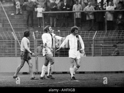 Football, Bundesliga, 1972/1973, Boekelberg Borussia Moenchengladbach, du stade et de l'Eintracht Brunswick 4:0, scène du match, f.l.t.r. Franz Merkhoffer (BS), Günter Netzer (MG), Herbert Wimmer (MG) Banque D'Images