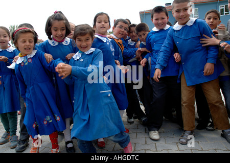 Les enfants à l'école primaire à Gombe Antalia sud de la Turquie. Banque D'Images