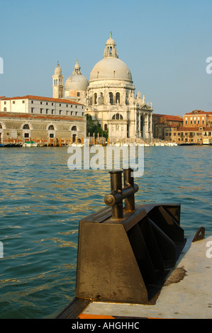 Basilica di Santa Maria della Salute au Grand Canal, Venise, Italie Banque D'Images