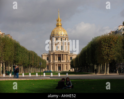 L'Eglise du Dome commandé par le Roi Soleil Louis XIV contient le tombeau de Napoléon aux Invalides Paris France Banque D'Images