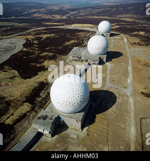 Station d'alerte précoce de Fylingdales North Yorkshire Moors UK Vue aérienne de balles de golf maintenant démoli Banque D'Images
