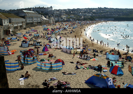 Porthmeor beach St Ives Cornwall montrant la Tate Gallery avant l'extension Banque D'Images