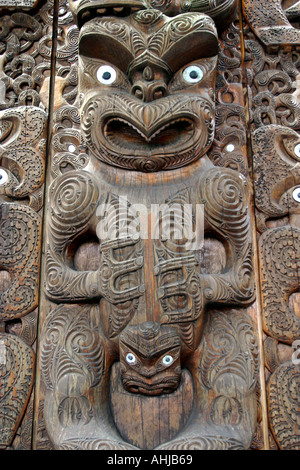 Wood art Maori et la sculpture au Parc National de Tongariro Whakapapa Ile du Nord Nouvelle Zélande Banque D'Images