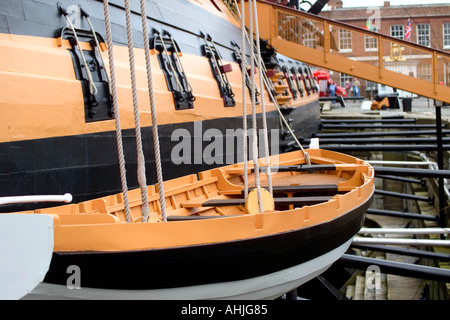 HMS Victory à Portsmouth Historic Dockyard côté long boat détail Banque D'Images