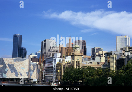 Vue sur Melbourne avec les tours du Rialto sur la gauche. Melbourne, Victoria, Australie. Banque D'Images