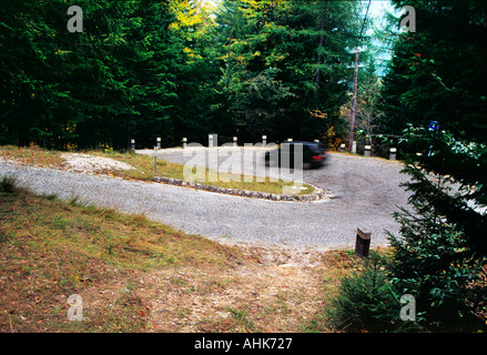 La chaussée sur alpin Alpes Juliennes creux sinueux du parc national du Triglav Slovénie Europe Banque D'Images