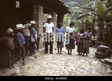 Exended Famille d'agriculteurs au Guatemala Amérique Centrale Banque D'Images